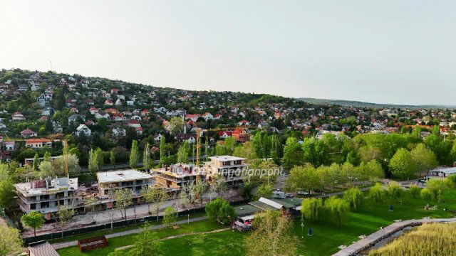 Eladó nyaraló, Balatonalmádiban 129.959 M Ft, 3 szobás