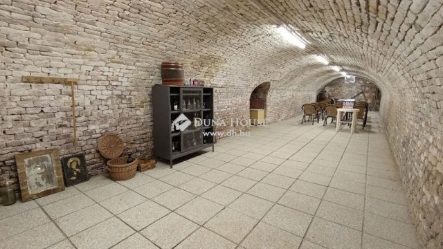 Eladó családi ház, Bátaszéken 53.9 M Ft, 4 szobás