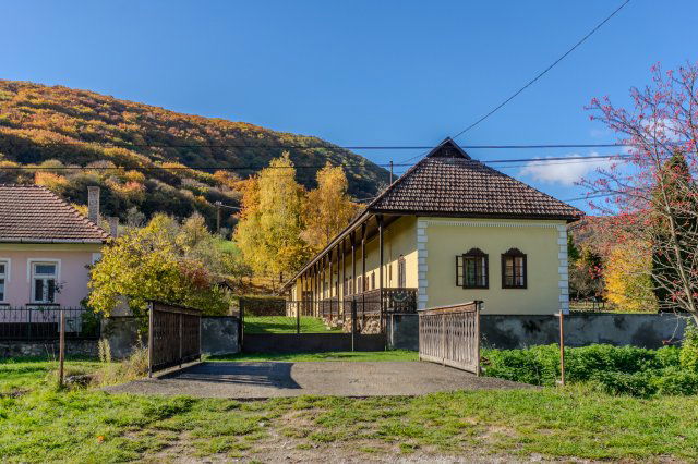 Eladó családi ház, Szögligeten 62 M Ft, 8 szobás