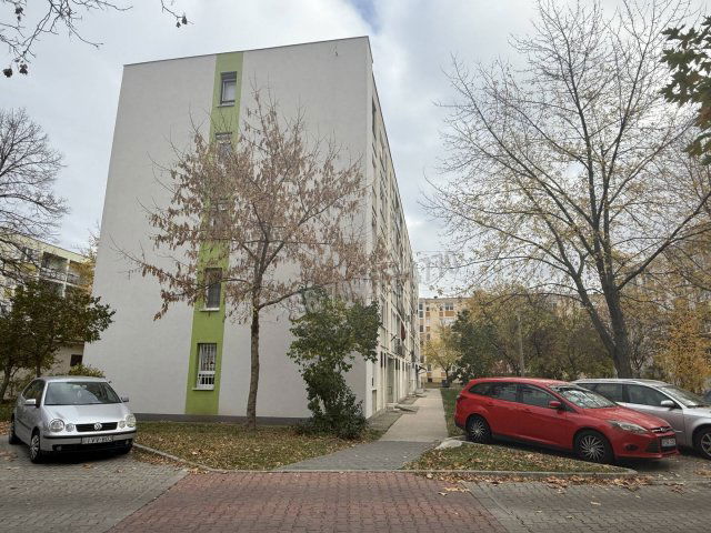 Eladó téglalakás, Oroszlányban, Népek barátsága utcában