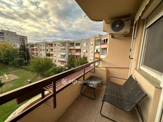 Eladó panellakás, Nyíregyházán 44.49 M Ft, 2 szobás
