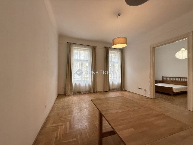 Eladó téglalakás, Budapesten, VI. kerületben 129.9 M Ft