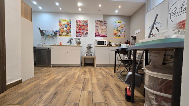 Eladó üzlethelyiség, Budapesten, IX. kerületben, Mester utcában