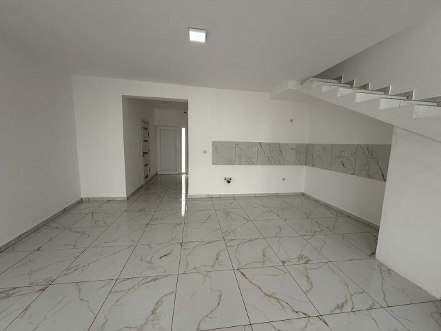 Eladó ikerház, Szolnokon 99.9 M Ft, 4 szobás