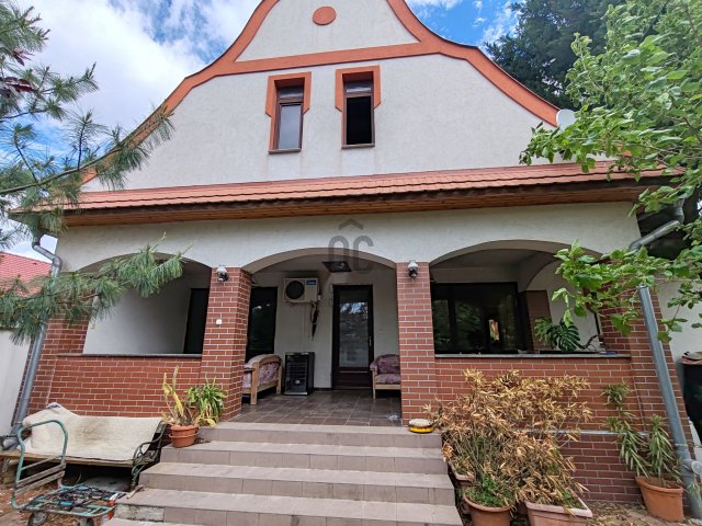 Eladó családi ház, Téten 159 M Ft, 5 szobás