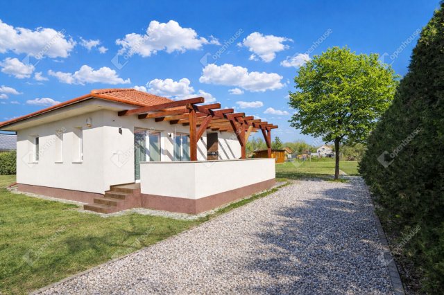 Eladó családi ház, Székesfehérvárott 89 M Ft, 4 szobás