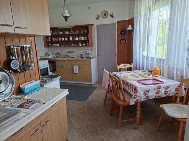 Eladó nyaraló, Miskolcon 79 M Ft, 3+1 szobás