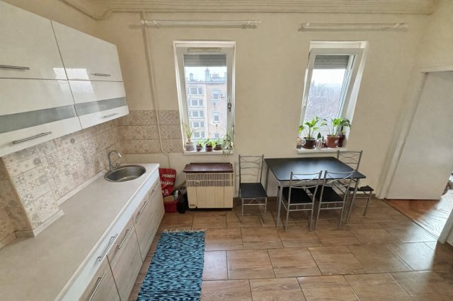 Eladó téglalakás, Pécsett 45.5 M Ft, 2+1 szobás