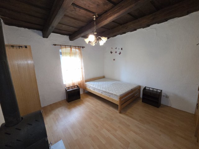 Eladó családi ház, Holládon 25.9 M Ft, 3 szobás