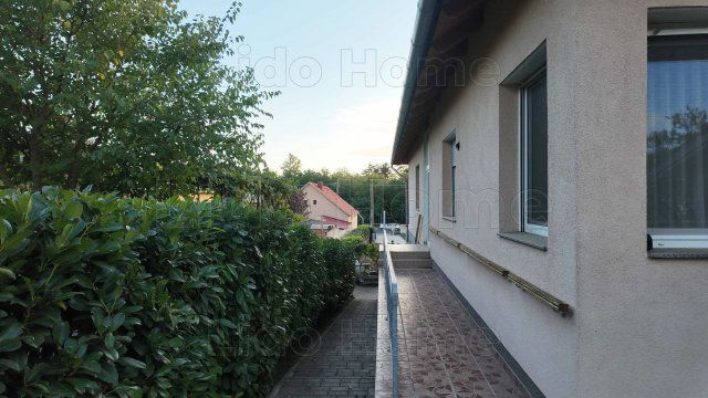 Eladó családi ház, Székesfehérvárott 119 M Ft, 4 szobás