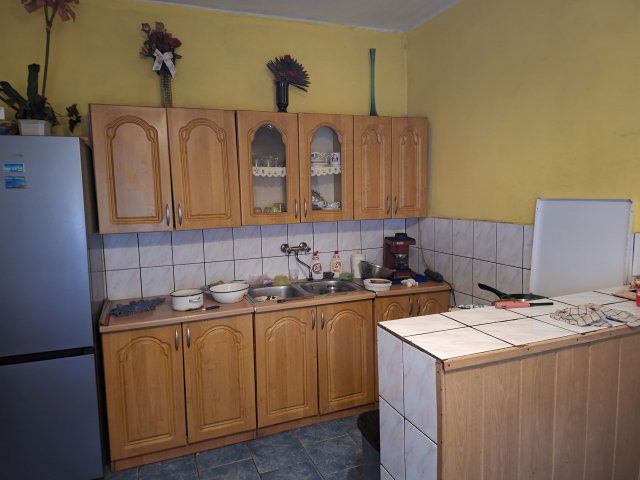 Eladó családi ház, Nován 17.5 M Ft, 2 szobás