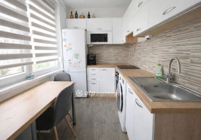 Eladó panellakás, Debrecenben 69.5 M Ft, 3 szobás