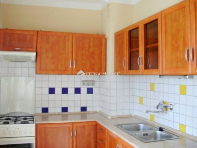 Eladó téglalakás, Mosonmagyaróváron 48 M Ft, 1 szobás