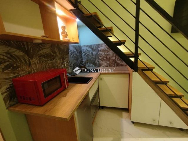 Eladó téglalakás, Budapesten, VII. kerületben 65.8 M Ft