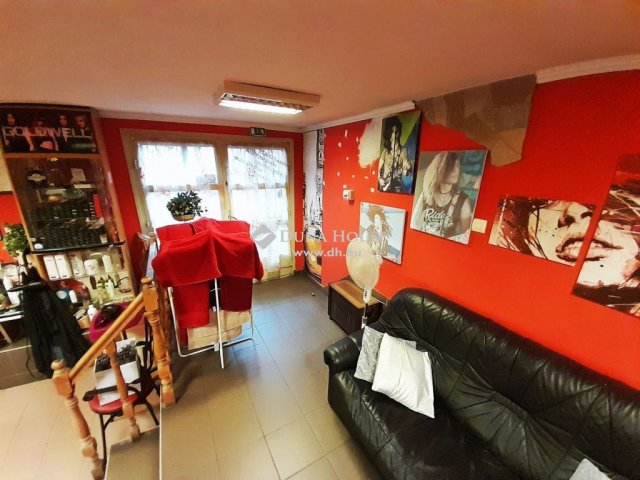 Eladó üzlethelyiség, Tatabányán 31.9 M Ft
