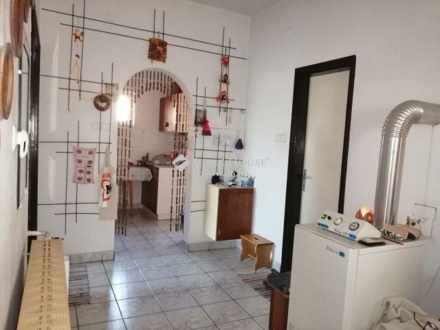 Eladó családi ház, Súron 38.5 M Ft, 3 szobás