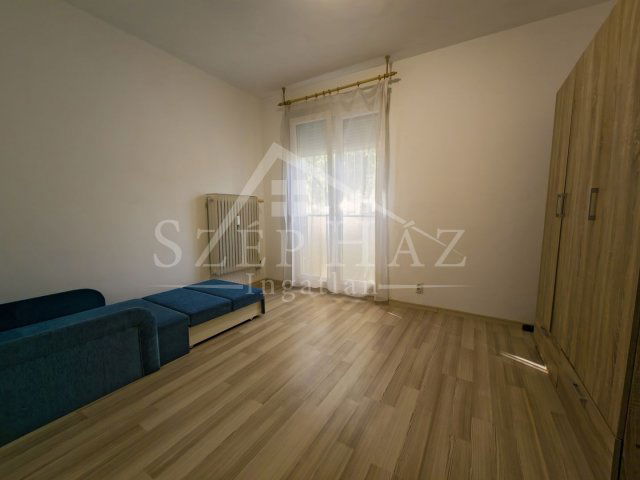 Kiadó panellakás, albérlet, Pécsett 170 E Ft / hó, 2 szobás