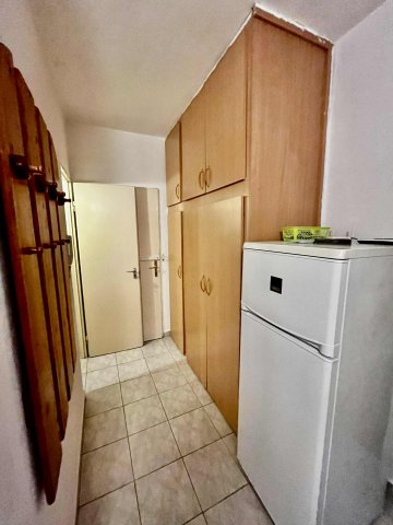 Eladó panellakás, Pécsett 55.99 M Ft, 3 szobás