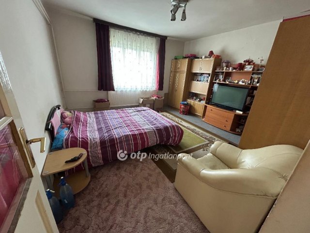 Eladó családi ház, Hajdúszováton 34 M Ft, 2 szobás