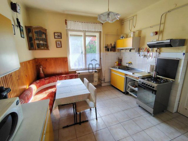 Eladó családi ház, Cegléden 69.9 M Ft, 3 szobás