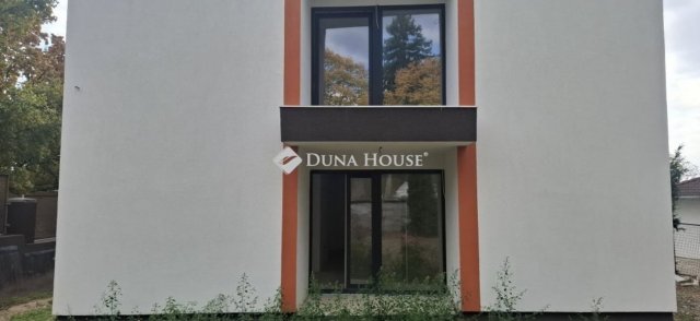 Eladó téglalakás, Pécsett 94.9 M Ft, 2+1 szobás