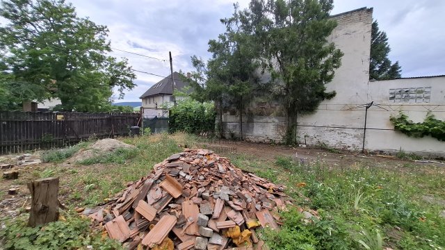 Eladó telek, Budapesten, III. kerületben 100 M Ft