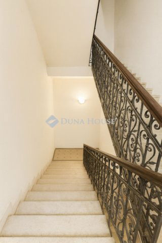 Eladó téglalakás, Budapesten, VI. kerületben 112 M Ft