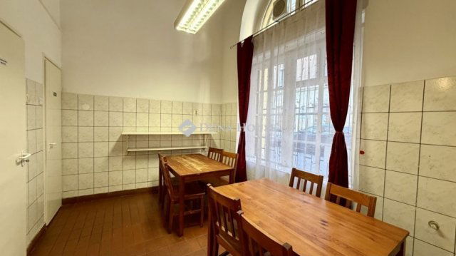 Kiadó üzlethelyiség, Budapesten, VIII. kerületben 450 E Ft / hó