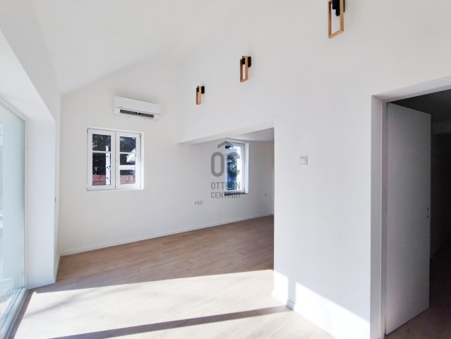 Eladó családi ház, Szigetmonostorban 65 M Ft, 2 szobás