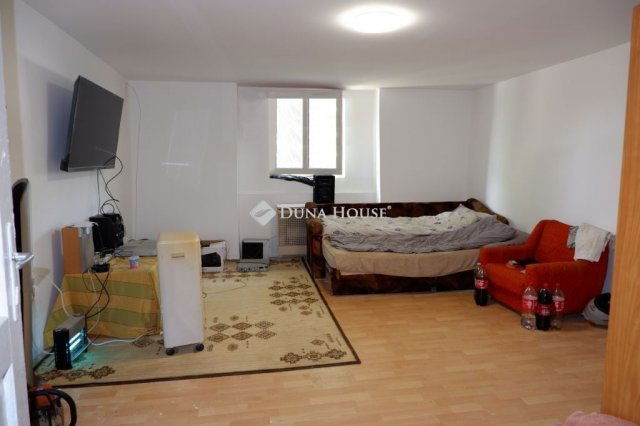 Eladó családi ház, Dégen 13.3 M Ft, 2 szobás