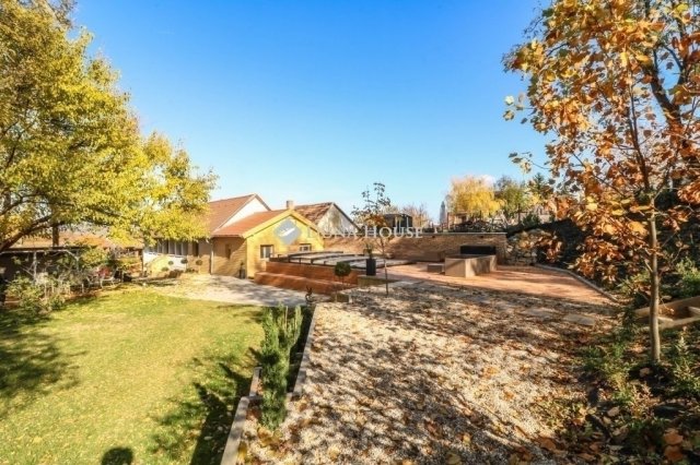 Eladó családi ház, Bogádon 145 M Ft, 4 szobás