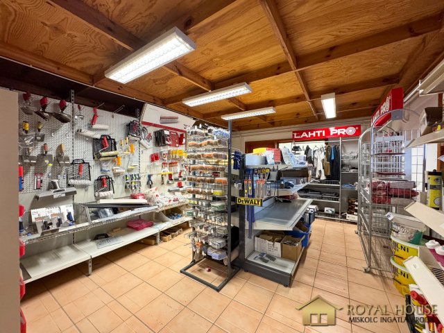 Eladó ipari ingatlan, Miskolcon, Repülőtéri úton 275 M Ft