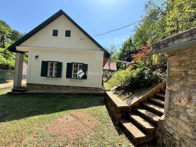 Eladó családi ház, Hosszúhetényen 39.9 M Ft, 2 szobás