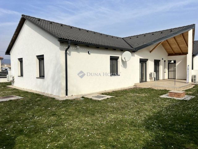 Eladó sorház, Veszprémben 136 M Ft, 4 szobás