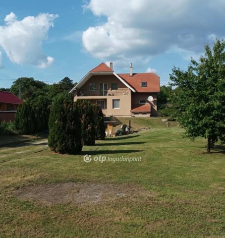 Eladó családi ház, Fehérvárcsurgón 143.5 M Ft, 1+3 szobás