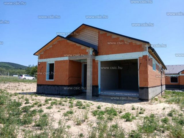 Eladó családi ház, Budajenőn 187 M Ft, 5 szobás