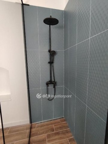 Eladó családi ház, Véménden 81.9 M Ft, 4 szobás