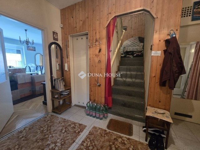 Eladó téglalakás, Pécsett 68.9 M Ft, 4 szobás