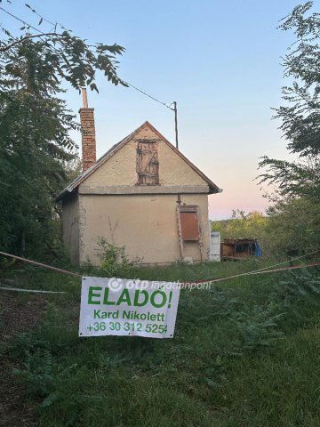 Eladó telek, Adonyban 7.5 M Ft / költözzbe.hu