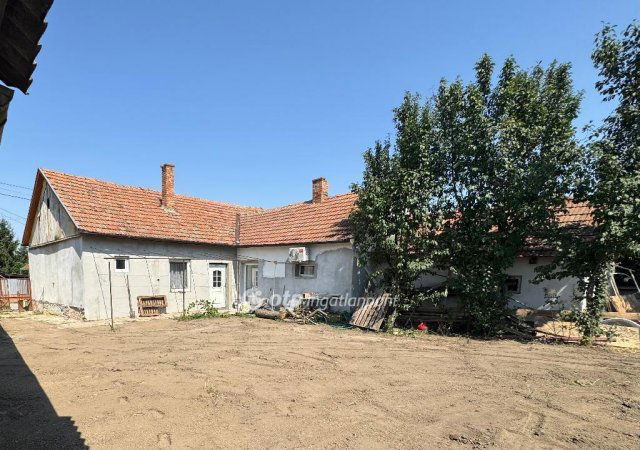 Eladó családi ház, Sarkadon 27 M Ft, 3 szobás