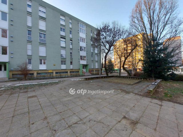 Eladó téglalakás, Pécsett 29.96 M Ft, 1+1 szobás