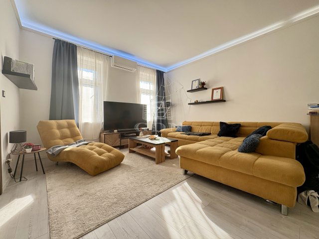 Eladó téglalakás, Budapesten, V. kerületben 109 M Ft, 1 szobás