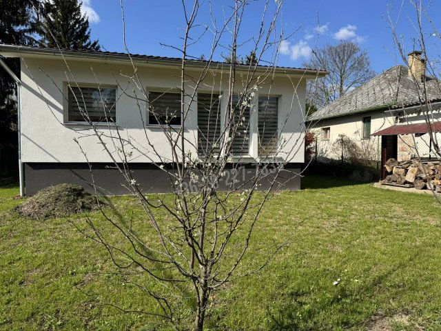 Eladó nyaraló, Ráckevén 40 M Ft, 1 szobás