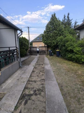 Eladó családi ház, Dánszentmiklóson 49.9 M Ft, 3 szobás