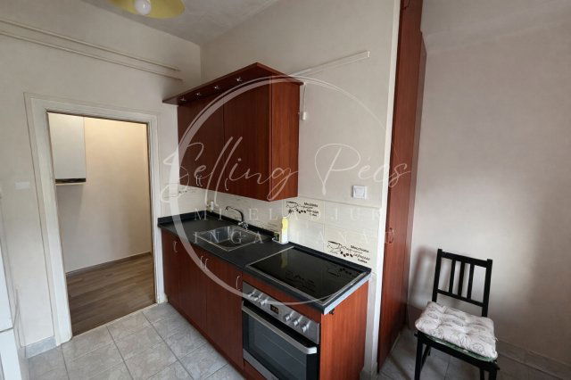 Eladó téglalakás, Pécsett, József Attila utcában 57 M Ft