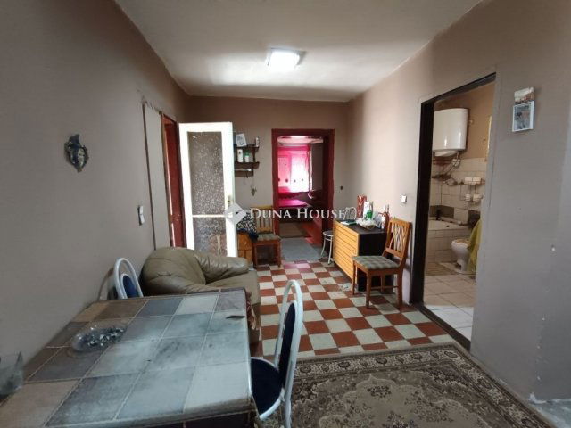 Eladó családi ház, Tápiószentmártonon 15.9 M Ft, 2 szobás