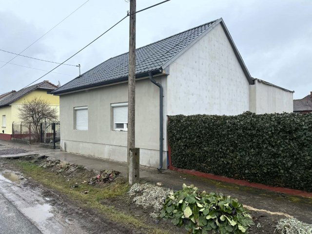 Eladó családi ház, Hatvanban 49.2 M Ft, 3 szobás