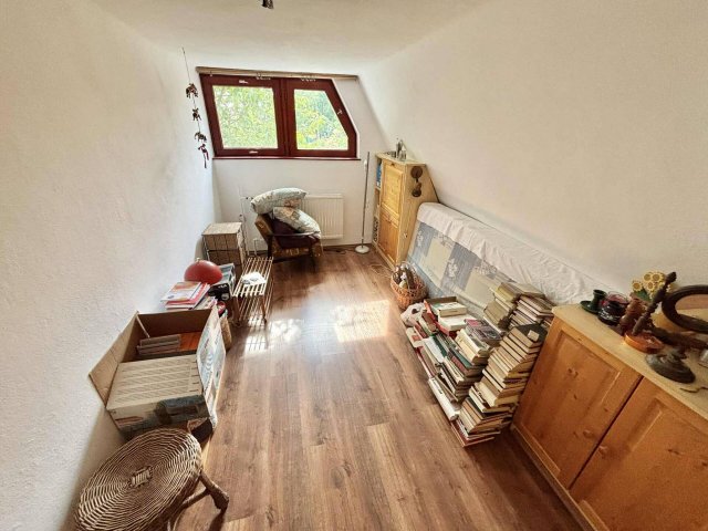 Eladó családi ház, Pécsett 165 M Ft, 8 szobás