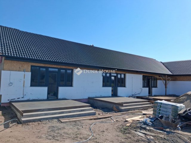 Eladó téglalakás, Kocséren 44 M Ft, 3 szobás