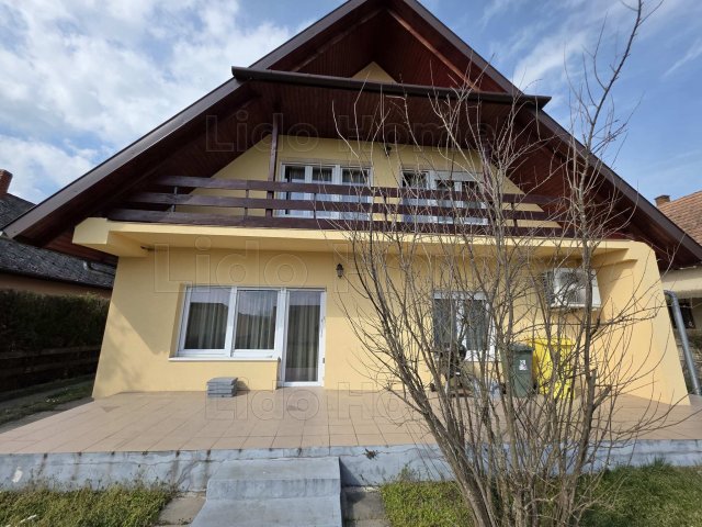 Eladó családi ház, Balatonlelleén 129.9 M Ft, 4+2 szobás